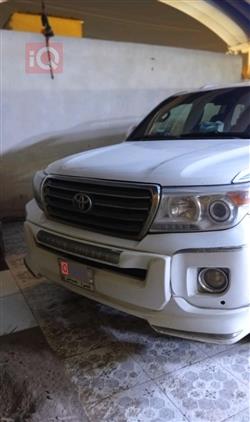 تۆیۆتا لاند کروزەر